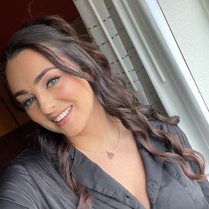 Meet your Posher, Jillian